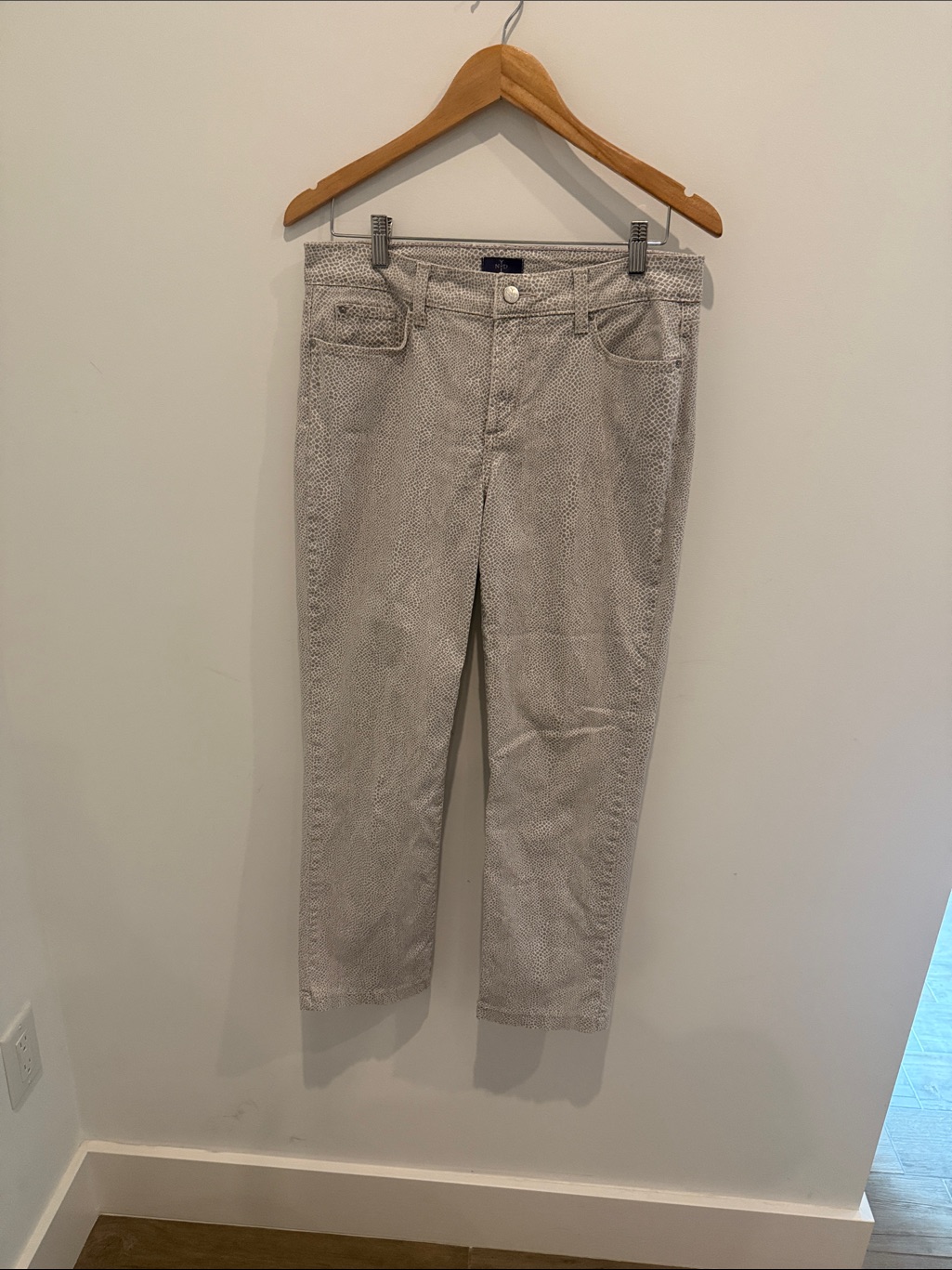 Nydj Light Gray Patterned Straight-Leg Pants